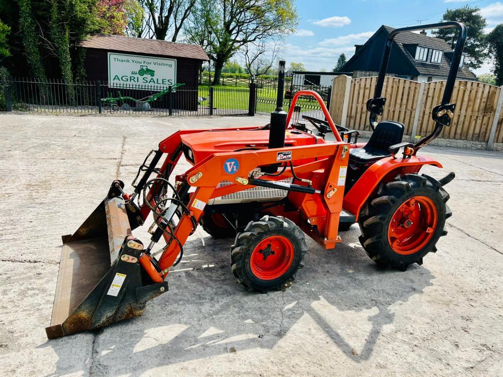 KUBOTA B1500D 4WD TRACTOR *ONLY 231 HOURS* C/W FRONT LOADER AND BUCKET 