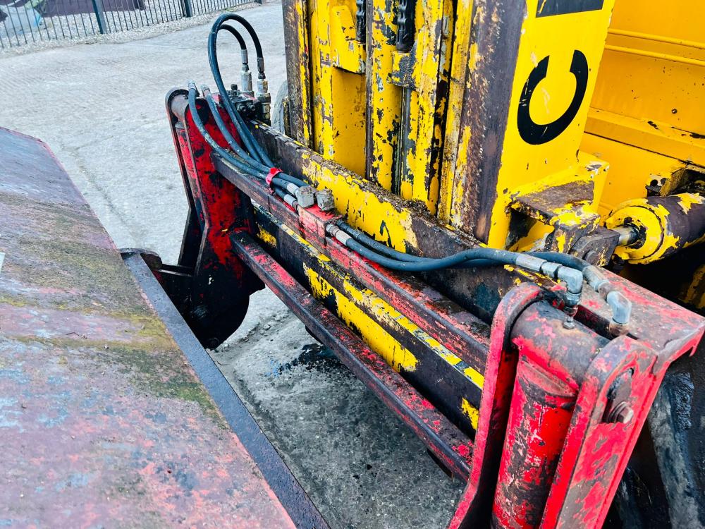 COVENTRY CLIMAX ROUGH TERRIAN DIESEL FORK LIFT C/W PALLET TINES 