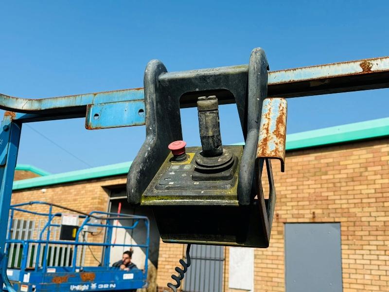 GENIE GS-1932 SCISSOR LIFT*NEEDS CHARGING*VIDEO*