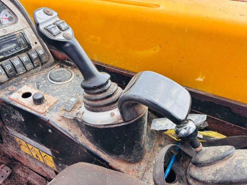 JCB 526-56 TELEHANDLER* AG SPEC*C/W PALLET TINES*VIDEO*