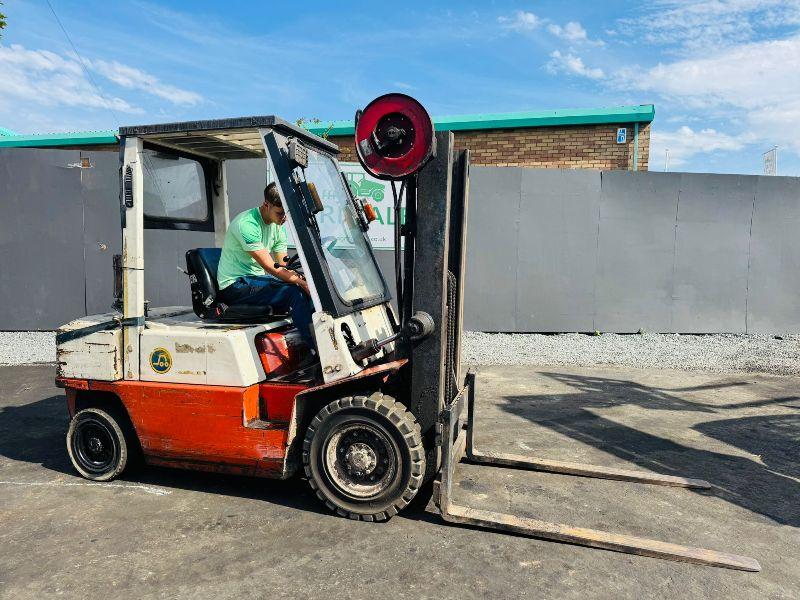 NISSAN A25 CONTAINER SPEC DIESEL FORKLIFT*C/W PALLET TINES*VIDEO*