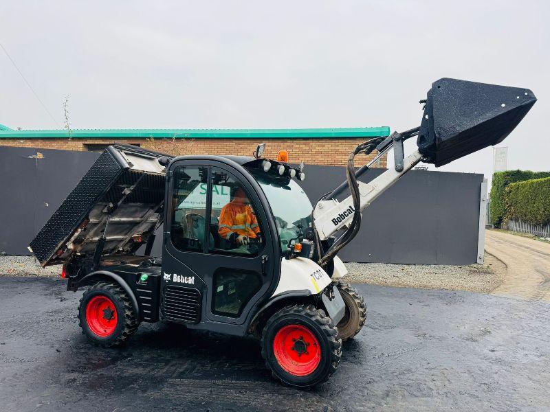 BOBCAT 5600 TOOLCAT UTILITY WORK MACHINE*3913 HOURS*C/W BUCKET*VIDEO*