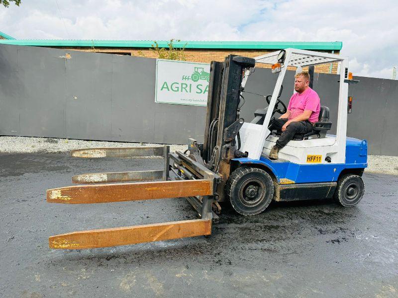 HYSTER H2.50XM FORKLIFT*C/W HYDRAULIC ROTATING BAIL GRAB*VIDEO*