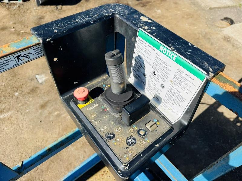 GENIE GS-3384 4X4 SCISSOR LIFT*YEAR 2010*C/W SUPPORT LEGS*VIDEO*