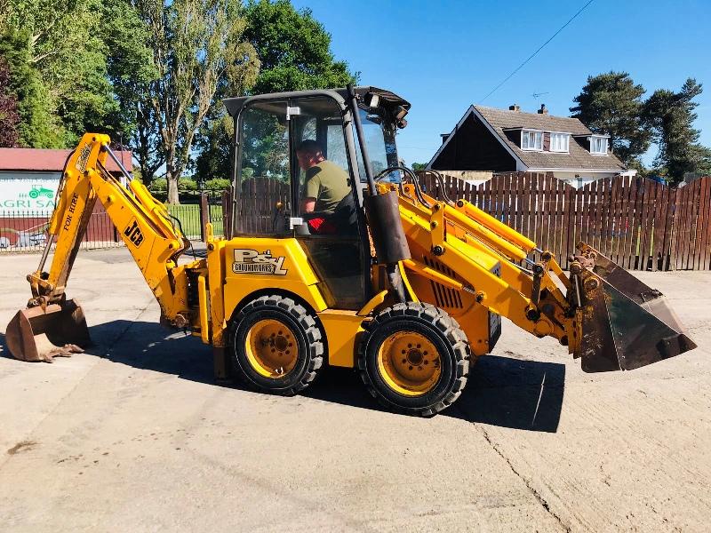 JCB 1CX BACKHOE DIGGER C/W FOUR IN ONE BUCKET