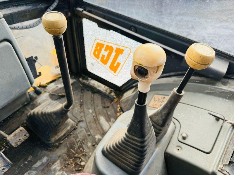 JCB 3CX PROJECT 8 4WD*C/W 4 IN 1 BUCKET + 3 REAR BUCKETS*VIDEO*