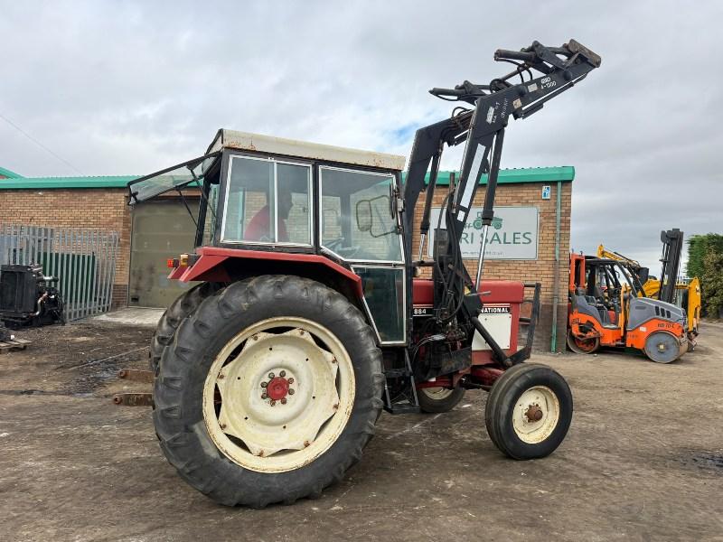 CASE INTERNATIONAL 884 TRACTOR*C/W FRONT LOADER*VIDEO*