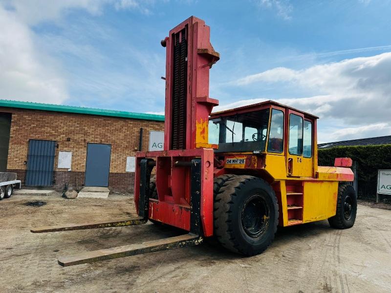 LANSING TR25 2 STAGE MASTED FORKLIFT*C/W PALLET TINES*VIDEO*