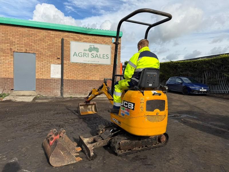 JCB 8008CTS MINI EXCAVATOR*C/W EXPANDING TRACKS*YEAR 2012*VIDEO*