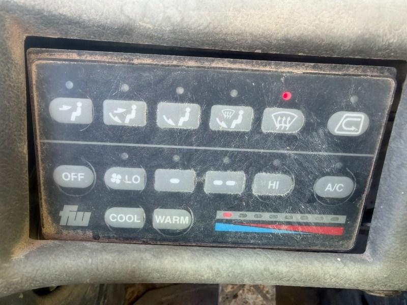 KOMATSU WA470-3H LOADING SHOVEL*C/W BUCKET*