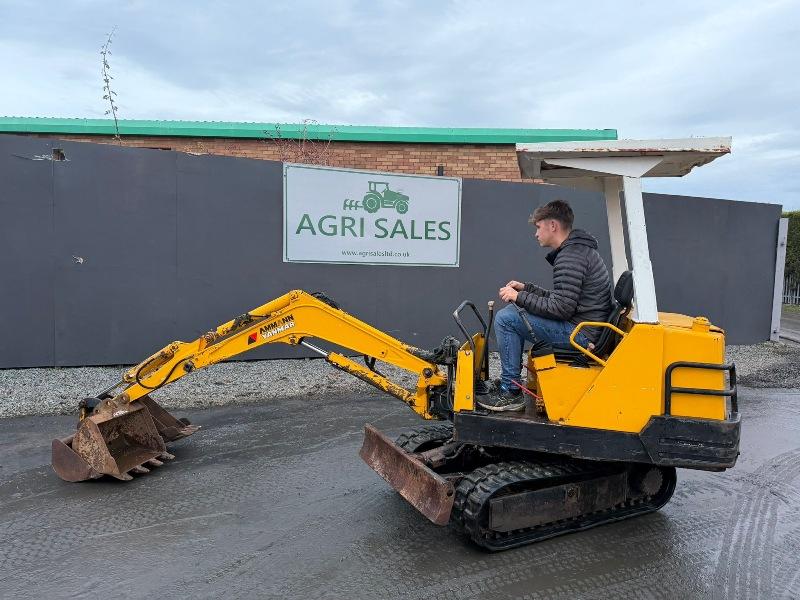 YANMAR B12 RUBBER TRACKED MINI EXCAVATOR*C/W 3 BUCKETS*VIDEO*