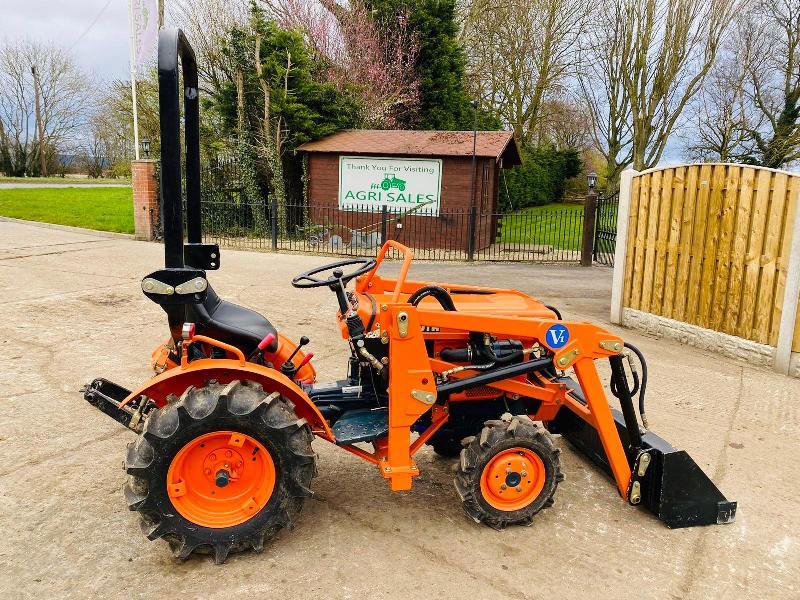 KUBOTA B5001 4WD COMPACT TRACTOR C/W FRONT LOADER & BUCKET