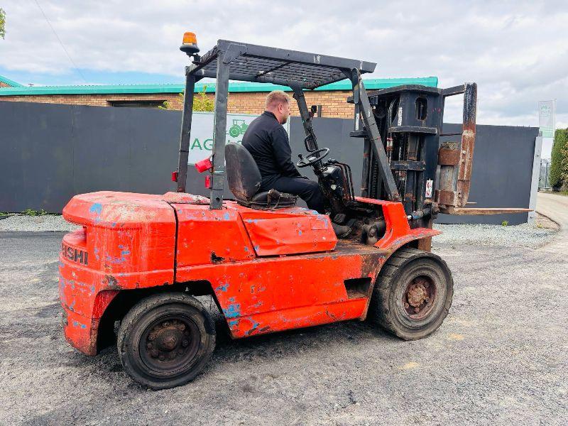 MITSUBISHI FD40 CONTAINER SPEC FORKLIFT 2 STAGE MAST*C/W PALLET TINES*VIDEO*