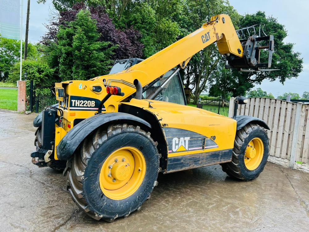 CATERPILLAR TH220B 4WD TELEHANDLER *AG-SPEC, 6452 HOURS* C/W PICK UP HITCH *VIDEO*
