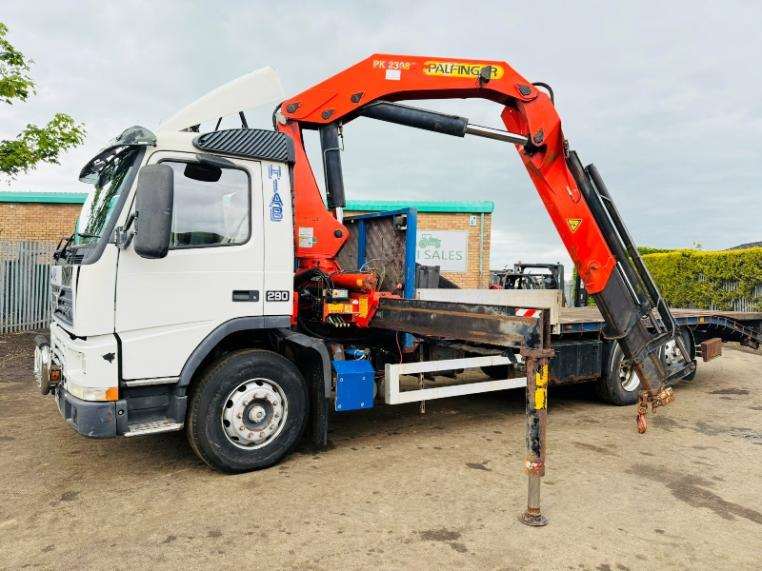 VOLVO FM7-12 FLAT BED LORRY*C/W PALFINGER PK23080 CRANE*VIDEO*
