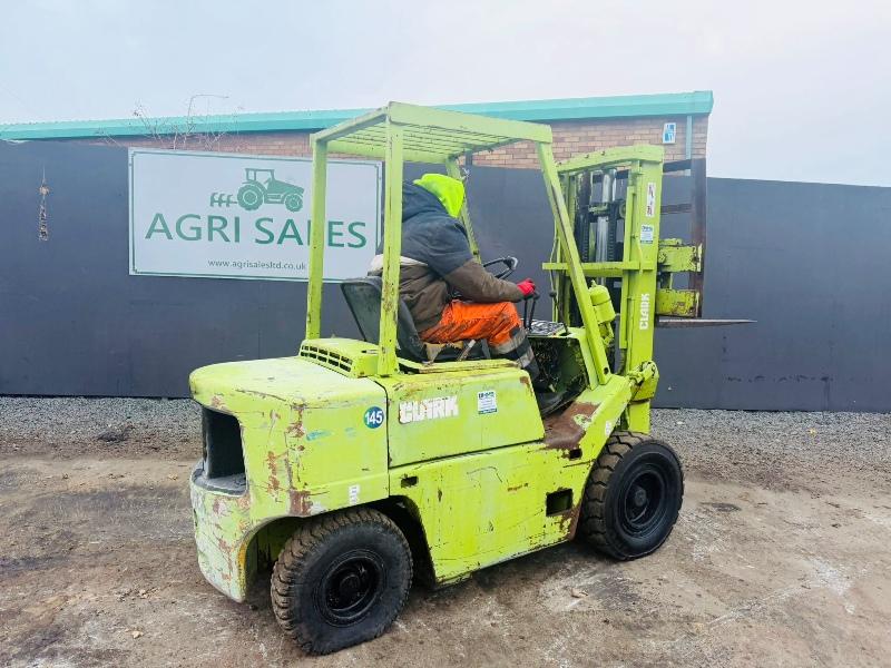 CLARK C500 Y50D FORKLIFT*C/W PALLET TINES*VIDEO*