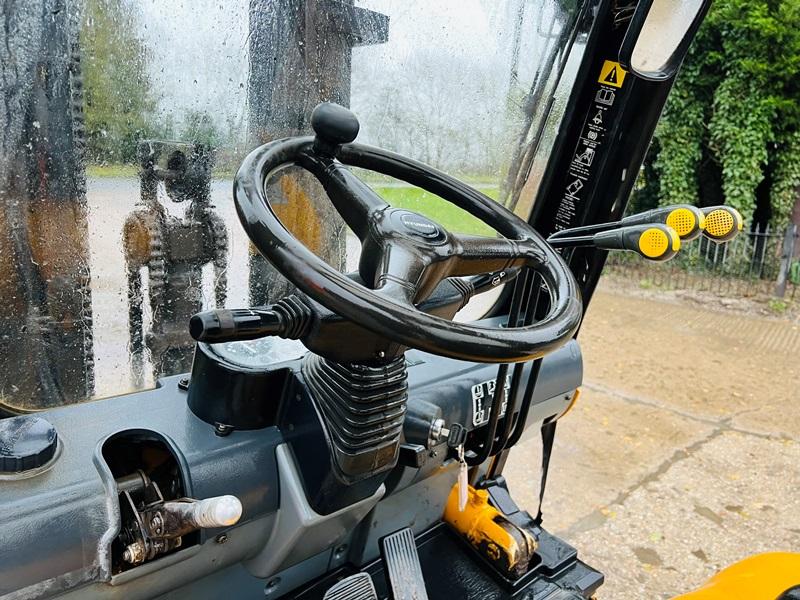 HYUNDIA HDF25-5 CONTAINER SPEC FORKLIFT C/W 3 STAGE MAST *VIDEO*