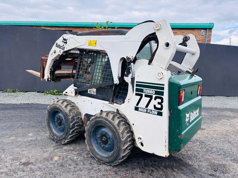 BOBCAT 773 HIGH LIFT TURBO SKIDSTEER*C/W PALLET TINES*VIDEO*