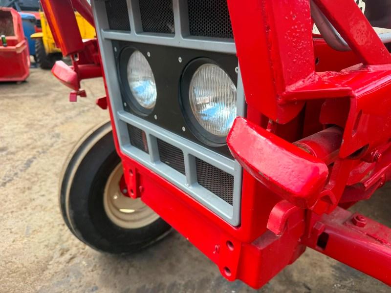 CASE INTERNATIONAL 585 TRACTOR*C/W FRONT LOADER*VIDEO*