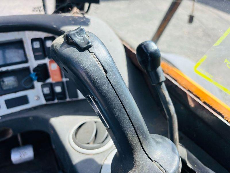 JCB 527-55 TELEHANDLER* AG SPEC *C/W BUCKET*VIDEO*