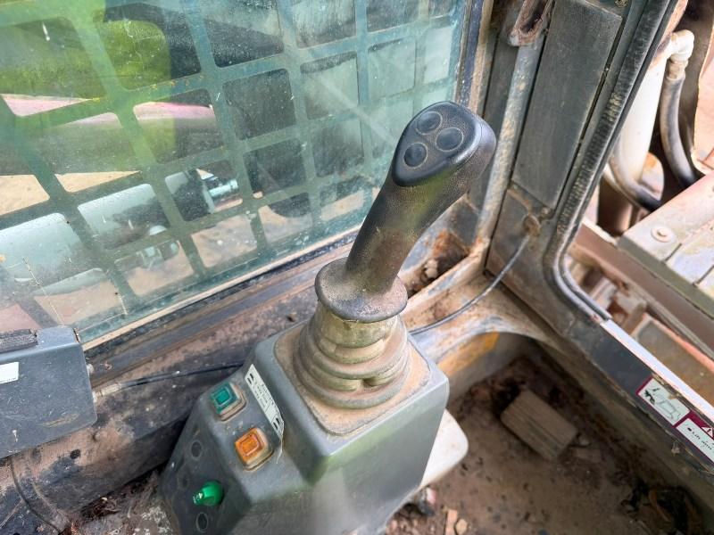 TAKEUCHI TL130 SKIDSTEER*C/W BUCKET AND TINES*2274 HOURS*VIDEO*