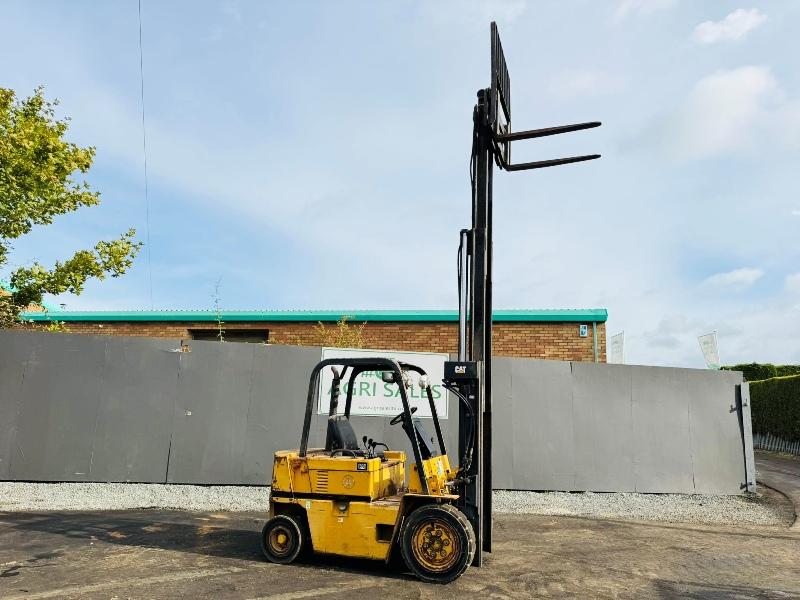 CATERPILLAR V40D FORKLIFT*C/W PALLET TINES*VIDEO*
