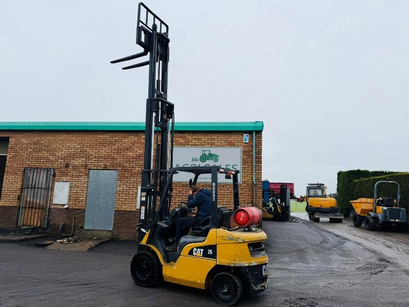 CATERPILLAR GP25NT FORKLIFT*C/W PALLET TINES*YEAR 2013*VIDEO*