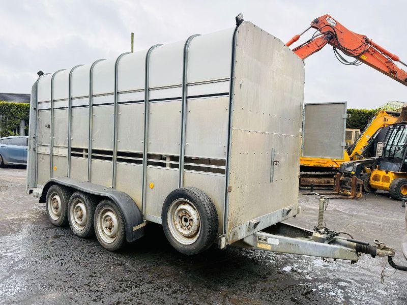 IFOR WILLIAMS TRI AXLE 14FT X 7FT CATTLE TRAILER*C/W 2 PARTITIONS*VIDEO*