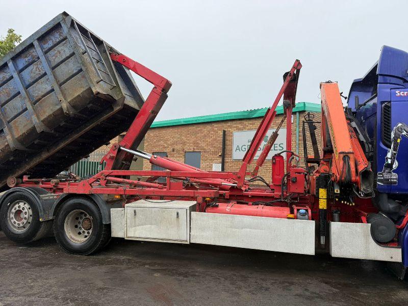 VOLVO FE320 HOOK LOADER LORRY*C/W PALFINGER CRANE*VIDEO*