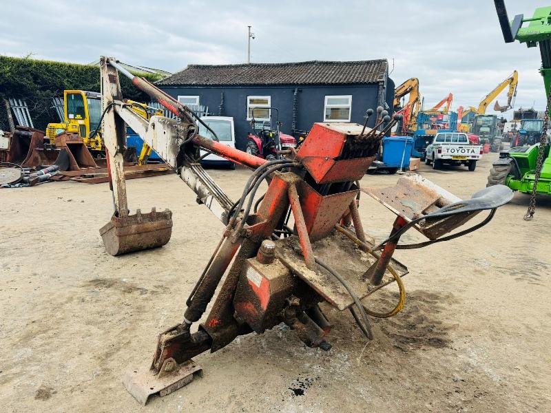 DAVID BROWN MOUNTABLE BACK ACTOR*C/W 2 BUCKETS*VIDEO*