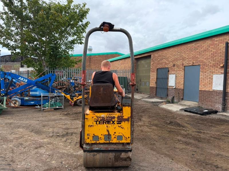 BENFORD TV800-1 VIBRATING ROLLER*C/W ROLL BAR*VIDEO*
