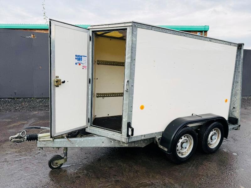 KNOTT TWIN AXLE BOX TRAILER*C/W FRONT AND REAR DOOR*VIDEO*