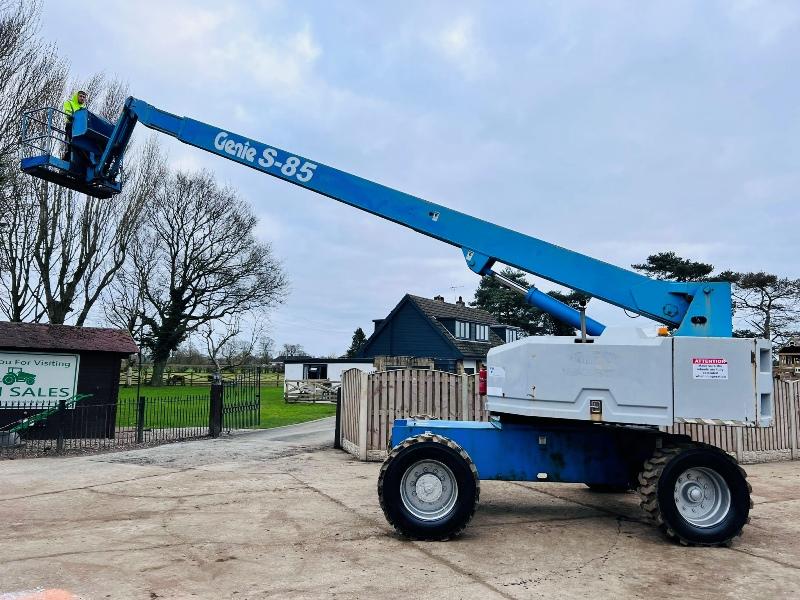 GENIE S85 AIREL PLATFORM * 85 FT WORKING HEIGHT * C/W HYDRAULIC PUSH OUT AXLES *VIDEO*