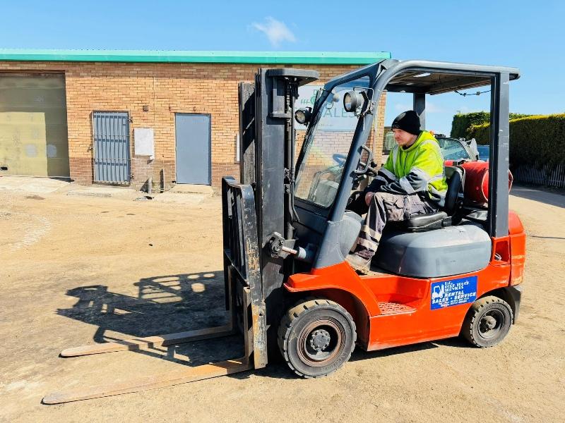 BT GT18 GAS CONTAINER SPEC FORKLIFT*C/W PALLET TINES*VIDEO*