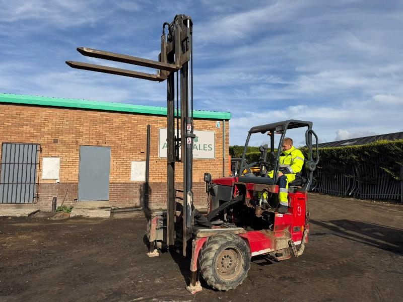 MOFFETT M5 25.3 *C/W FORK POSITIONER*1453 HOURS*YEAR 2012*VIDEO*