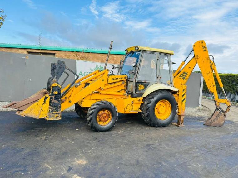 JCB 3CX PROJECT 8 4WD*C/W 4 IN 1 BUCKET + 3 REAR BUCKETS*VIDEO*