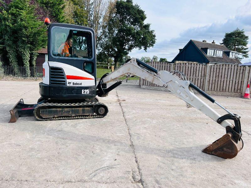 BOBCAT E25 EXCAVATOR *YEAR 2014, 2699 HOURS* C/W ZERO SWING *VIDEO*