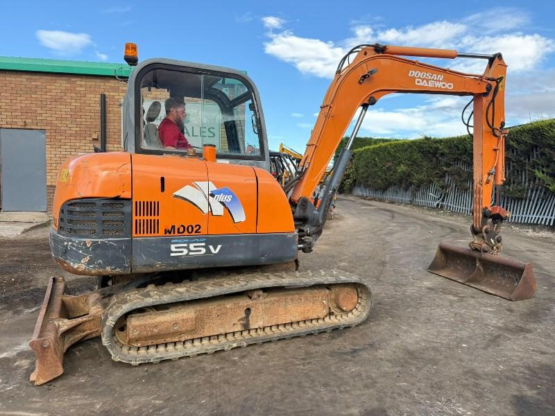DOOSAN SOLAR 55-VPLUS EXCAVATOR*C/W BUCKET*VIDEO*