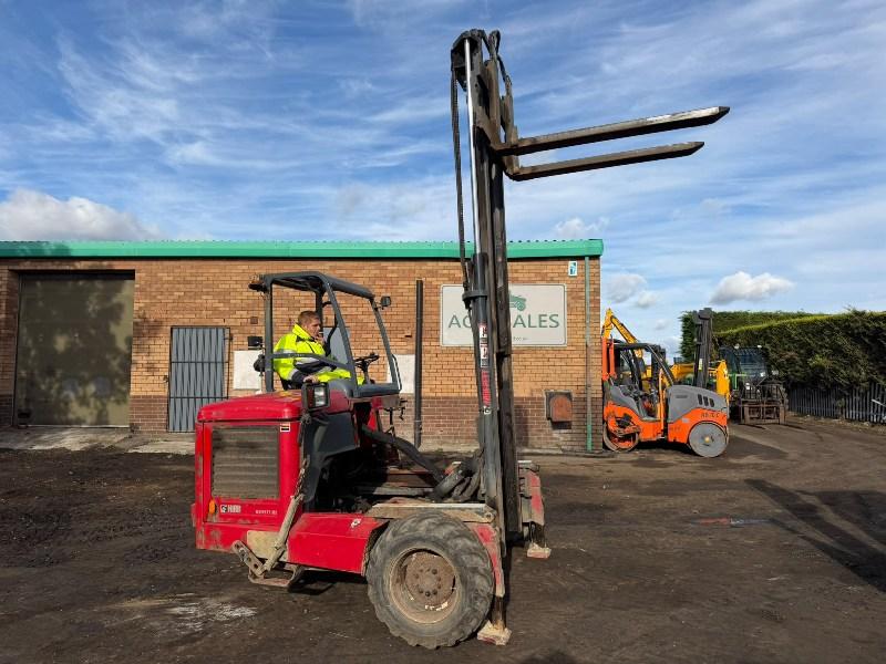 MOFFETT M5 25.3 *C/W FORK POSITIONER*1453 HOURS*YEAR 2012*VIDEO*