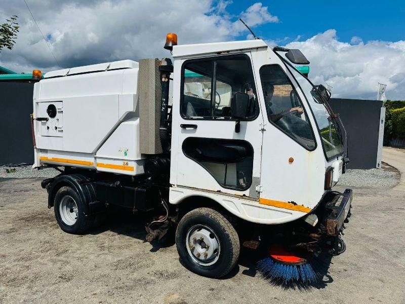 SCARAB ROAD SWEEPER *C/W BRUSHES AND JETWASH* VIDEO*
