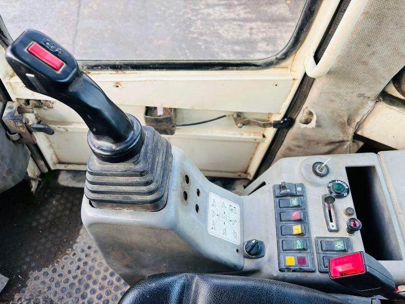 SCHAEFF SKL873 4WD LOADING SHOVEL C/W PERKINS ENGINE *VIDEO*