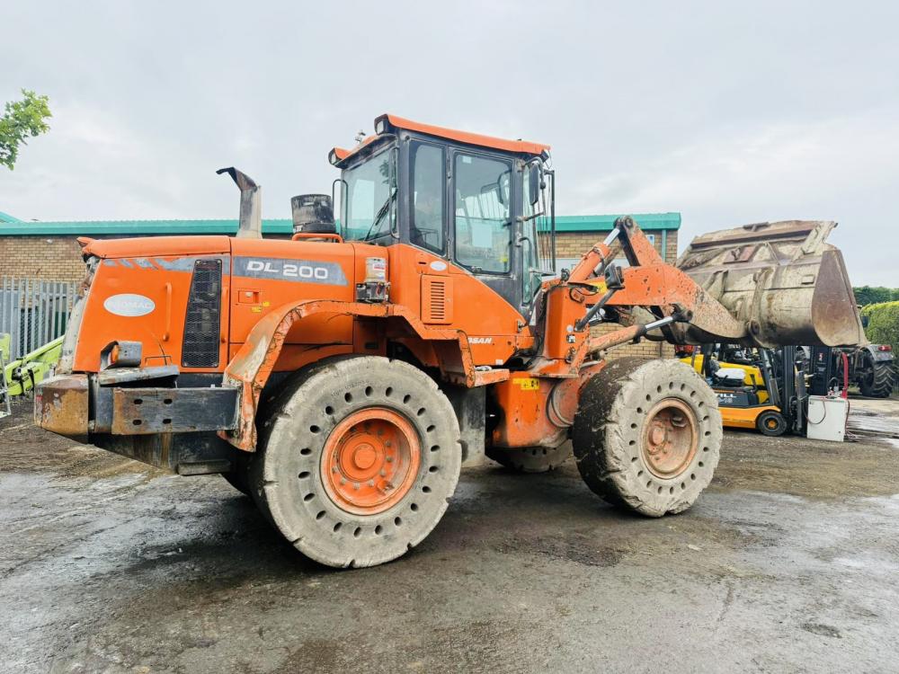 DOOSAN DL200-3 LOADING SHOVEL* C/W BUCKET*YEAR 2015*VIDEO*