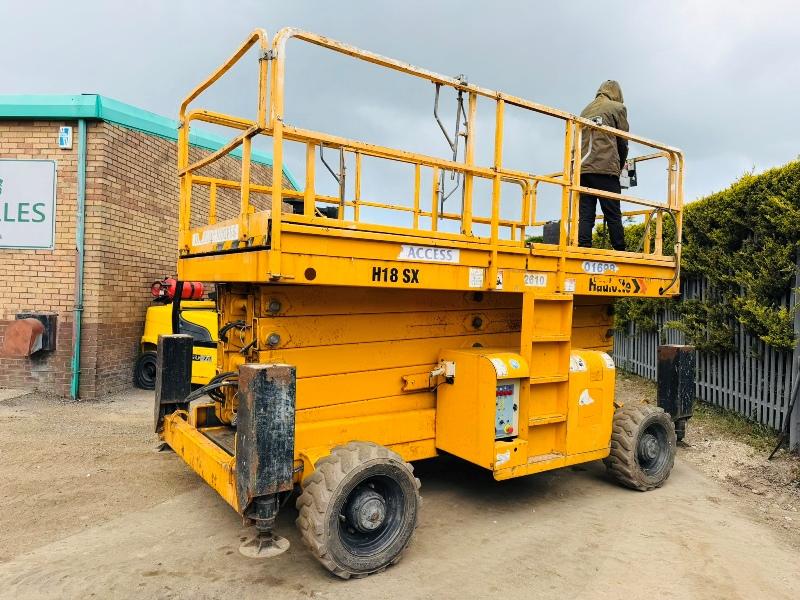 HAULOTTE H18SX 4WD SCISSOR LIFT*2514 HOURS*YEAR 2015*VIDEO*