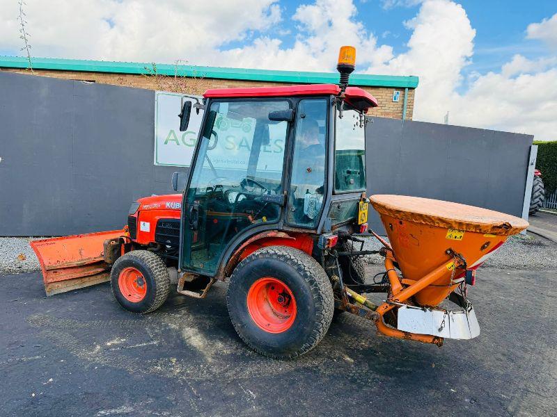 KUBOTA B2530 TRACTOR*C/W SNOW PLOW AND SALT SPREADER*VIDEO*