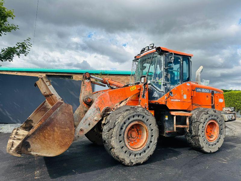 DOOSAN DL200-3 LOADING SHOVEL* C/W BUCKET*YEAR 2015*VIDEO*