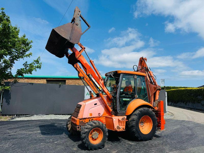 FIAT HITACHI FB100 FRONT LOADER AND DIGGER*C/W 4 IN 1 BUCKET AND PALLET TINES*VIDEO*