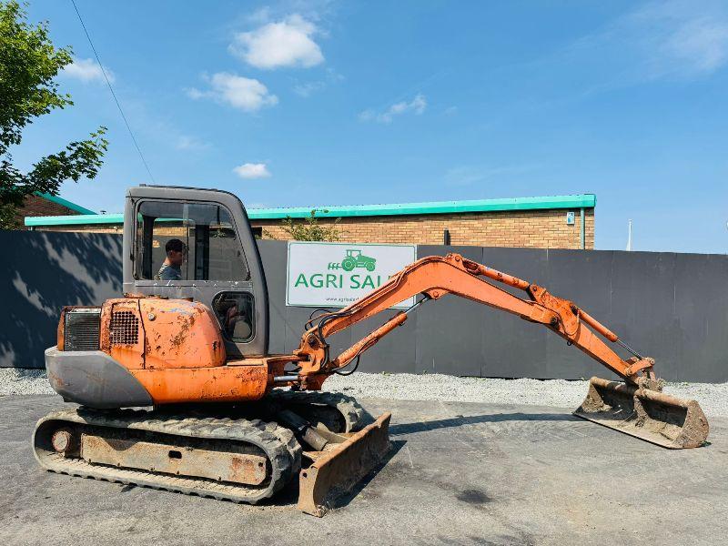 HITACHI RUBBER TRACK EXCAVATOR*TRACKING ISSUE*C/W BUCKET*VIDEO*