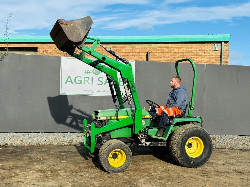 JOHN DEERE 955 4WD COMPACT TRACTOR*C/W FRONT LOADER*VIDEO*