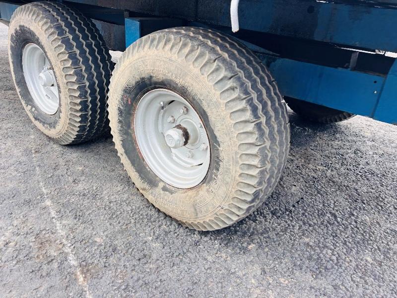 BAIL TRAILER 21FT LONG 8FT WIDE