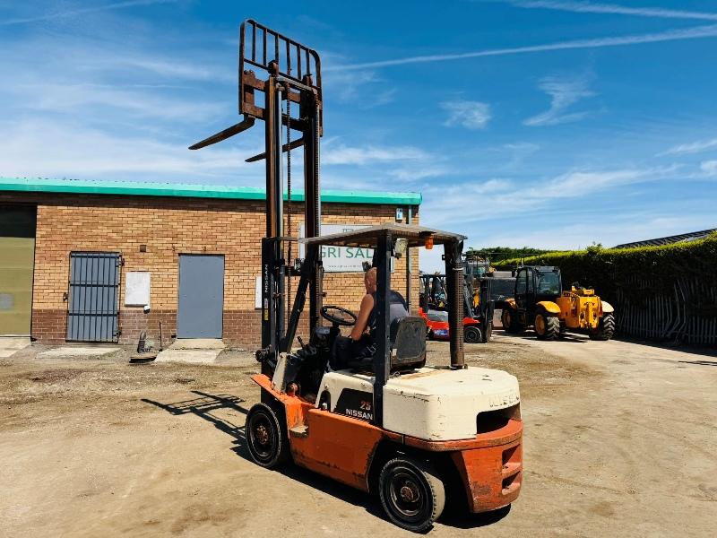 NISSAN FJ02A25U FORKLIFT*C/W PALLET TINES*VIDEO*